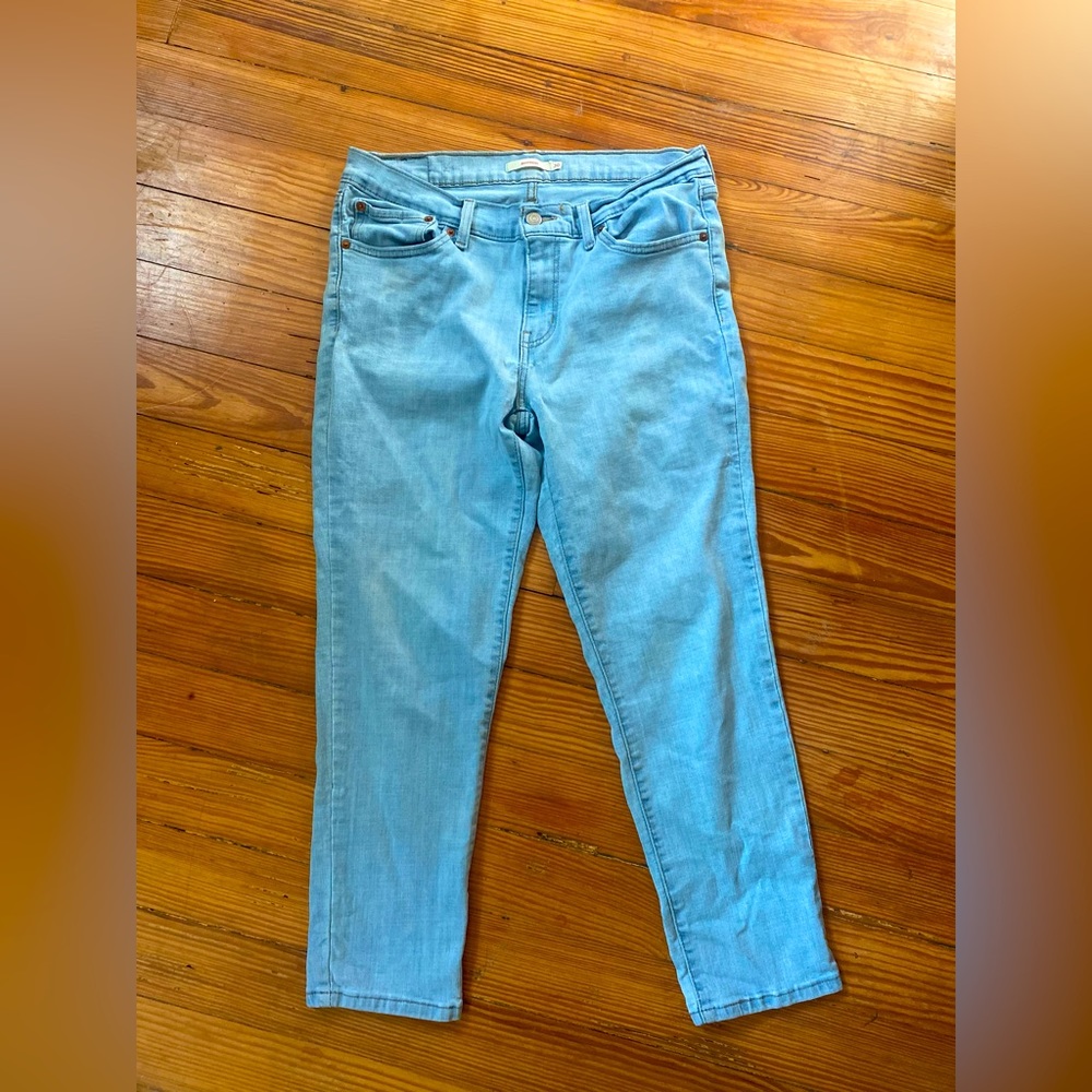 Levis